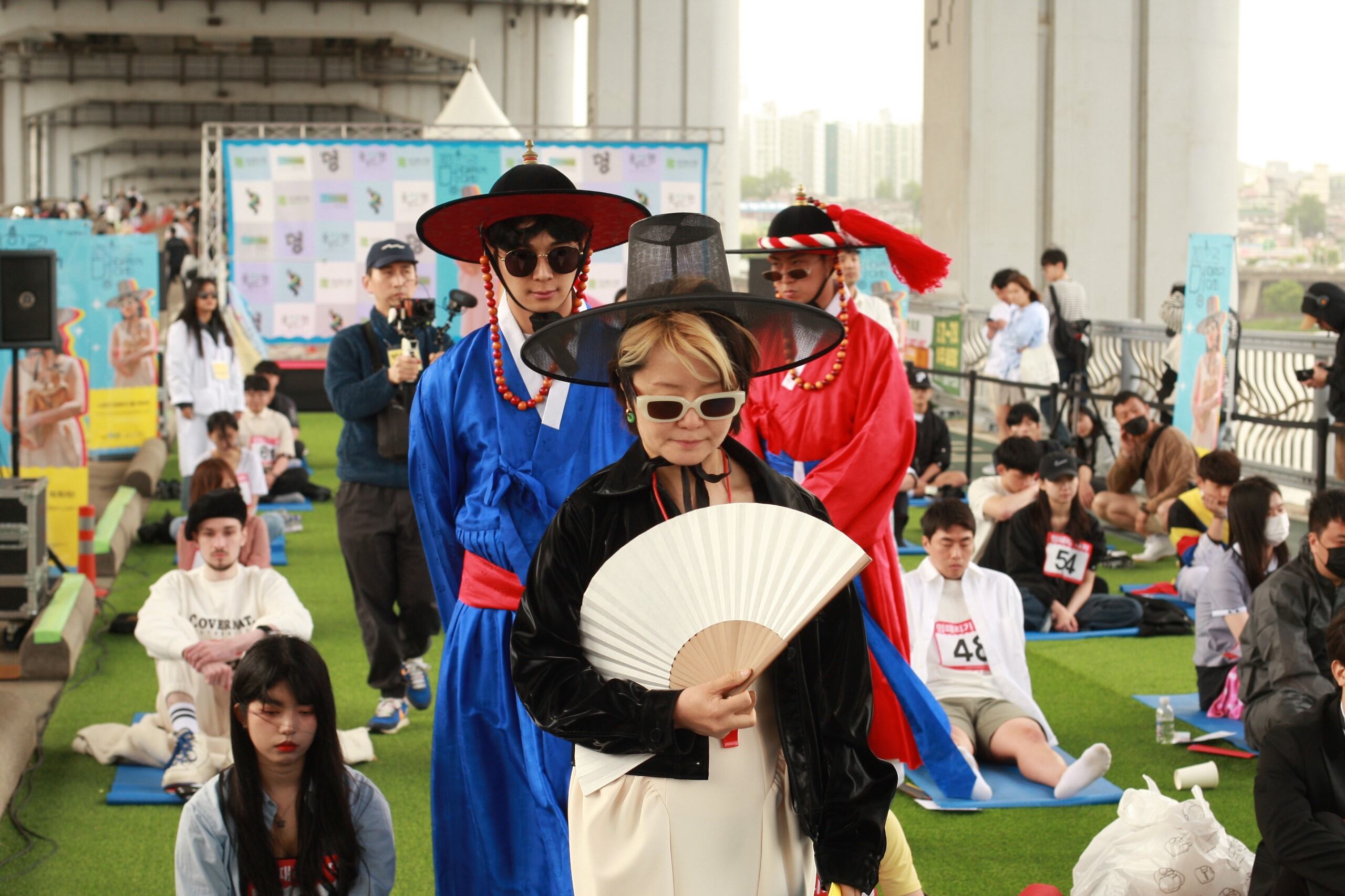 Space-Out Competition by Woopsyang